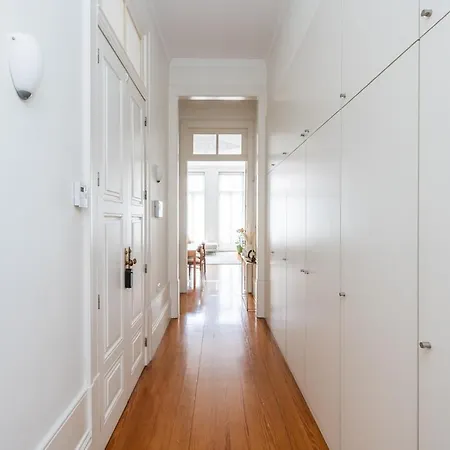 Charming 2Br On Rua Das Flores In Historic Porto Appartement *