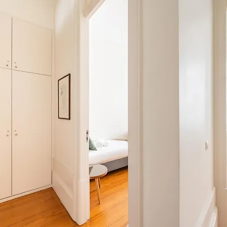 Charming 2Br On Rua Das Flores In Historic Porto Appartement