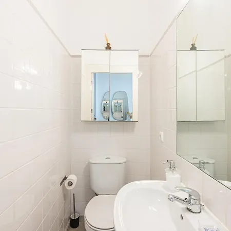 Charming 2br On Rua Flores In Historic דירה *