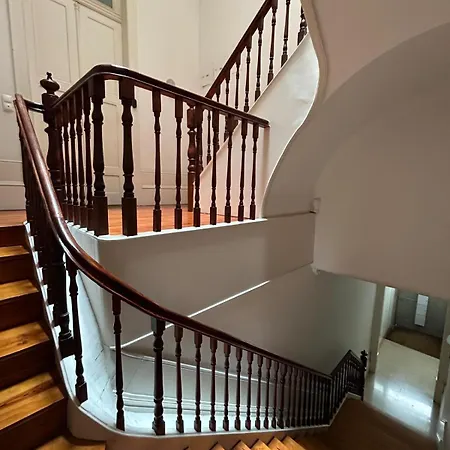 Charming 2br On Rua Flores In Historic *